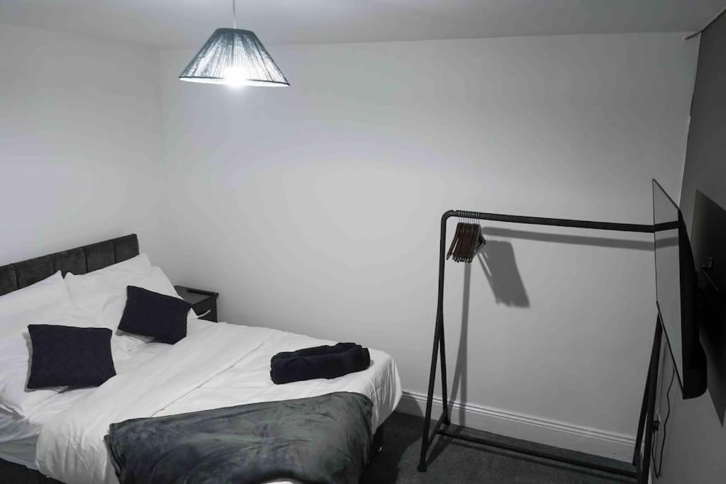 Stunning Two Bed City Centre Apartment Leeds  Bagian luar foto