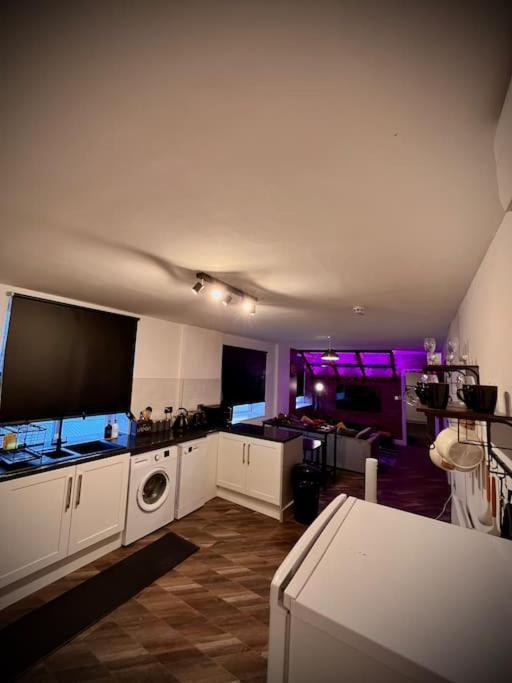 Stunning Two Bed City Centre Apartment Leeds  Bagian luar foto