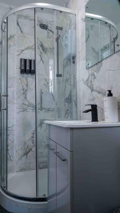 Stunning Two Bed City Centre Apartment Leeds  Bagian luar foto